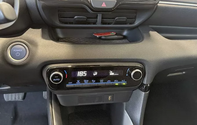 TOYOTA YARIS Hybride 116h Design photo 14 1103395