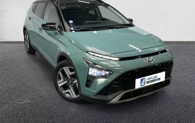 HYUNDAI BAYON 1.0 T-GDi 100 DCT-7 Hybrid 48V Executive extérieur trois quart avant droit 13540