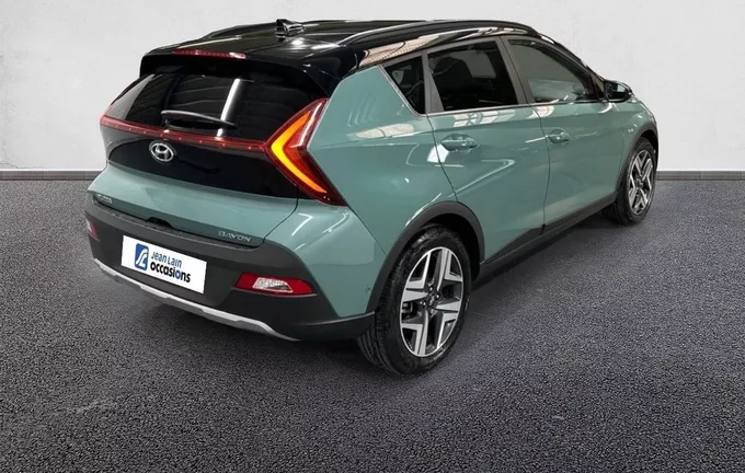 HYUNDAI BAYON 1.0 T-GDi 100 DCT-7 Hybrid 48V Executive extérieur trois quart arrière droit 13540