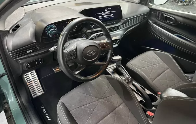 HYUNDAI BAYON 1.0 T-GDi 100 DCT-7 Hybrid 48V Executive photo 11 13540