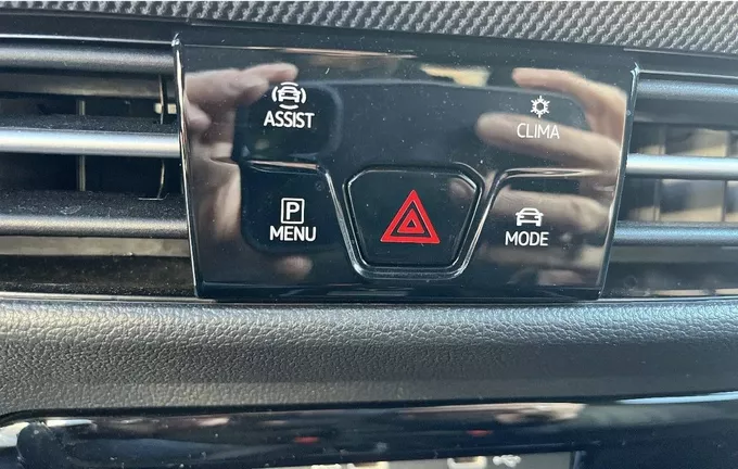 VOLKSWAGEN GOLF 1.5 eTSI EVO2 150 DSG7 R-Line Edition photo 19 2123890