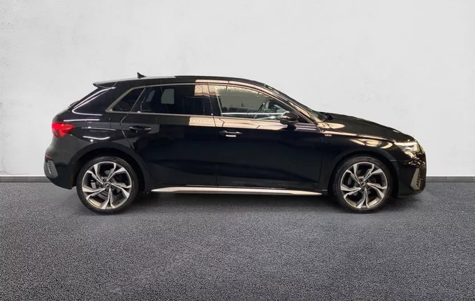 AUDI A3 Sportback 30 TDI 116 S tronic 7 S Line extérieur côté droit 2127364