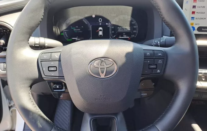 TOYOTA C-HR Hybride 200 Design photo 12 1103594
