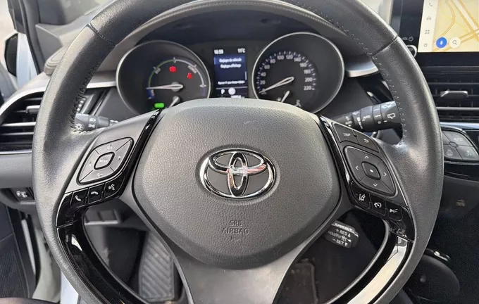 TOYOTA C-HR Hybride 1.8L Distinctive photo 12 1103026