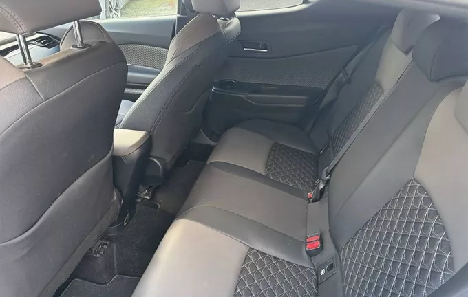 TOYOTA C-HR Hybride 1.8L Distinctive photo 17 1103026