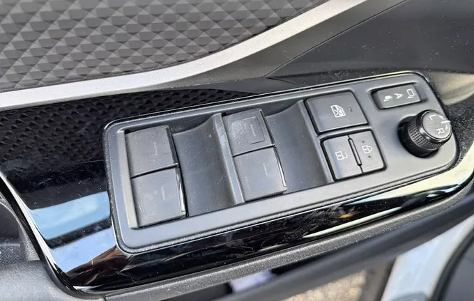 TOYOTA C-HR Hybride 1.8L Distinctive photo 19 1103026