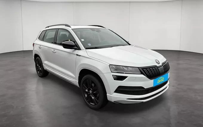 SKODA KAROQ 1.5 TSI 150 ch ACT DSG7 Sportline extérieur trois quart avant droit 213699