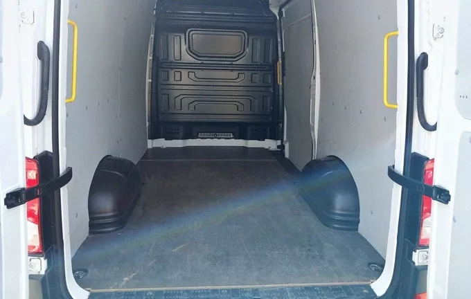 VOLKSWAGEN UTILITAIRES CRAFTER VAN 35 L3H3 2.0 TDI 140 CH BVA BUSINESS extérieur arrière 105915