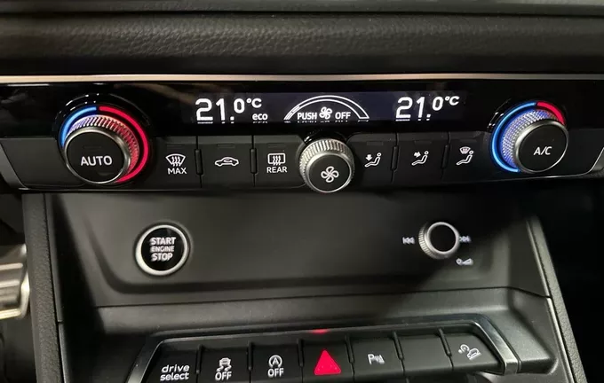 AUDI Q3 35 TDI 150 ch S tronic 7 S line photo 14 2126836