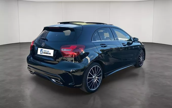 MERCEDES CLASSE A 250 7G-DCT WhiteArt Edition extérieur trois quart arrière droit 561011