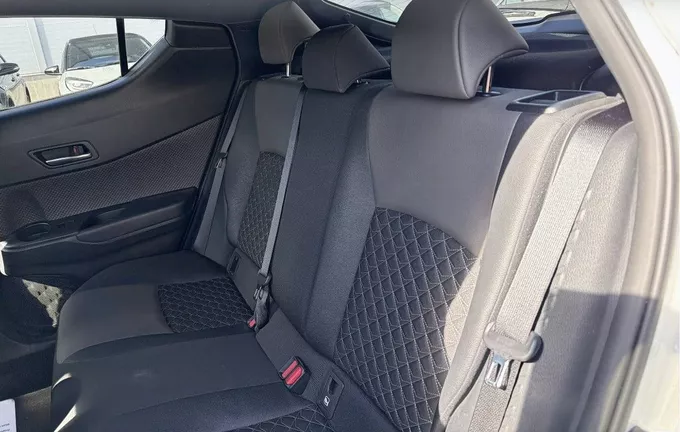 TOYOTA C-HR Hybride 1.8L Distinctive photo 17 1103392