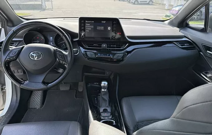 TOYOTA C-HR Hybride 1.8L Distinctive photo 18 1103392