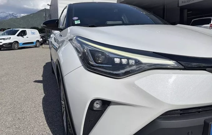 TOYOTA C-HR Hybride 1.8L Distinctive photo 19 1103392