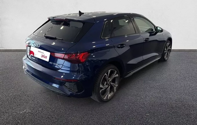 AUDI A3 Sportback 40 TFSIe 204 S tronic 6 S Line extérieur trois quart arrière droit 3012298