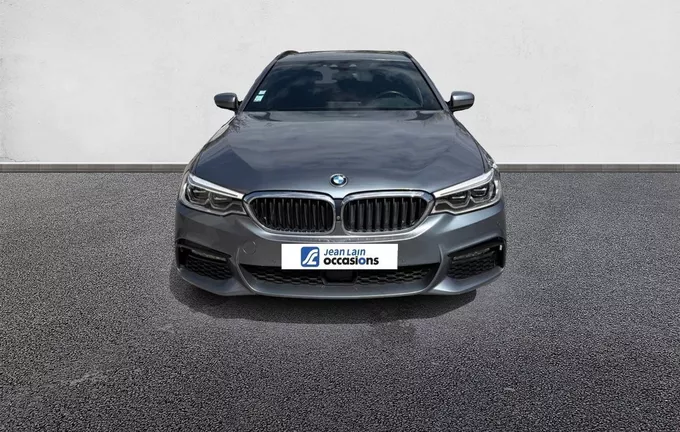 BMW SERIE 5 TOURING 520d xDrive 190 ch BVA8 M Sport extérieur avant 560426