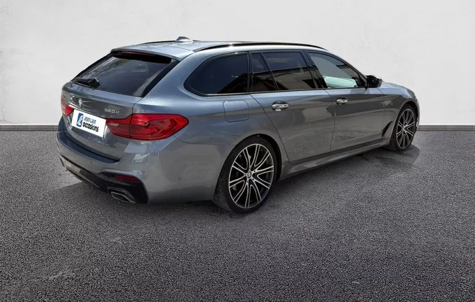 BMW SERIE 5 TOURING 520d xDrive 190 ch BVA8 M Sport extérieur trois quart arrière droit 560426