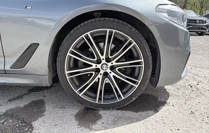 BMW SERIE 5 TOURING 520d xDrive 190 ch BVA8 M Sport photo 9 560426