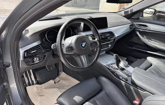 BMW SERIE 5 TOURING 520d xDrive 190 ch BVA8 M Sport photo 11 560426