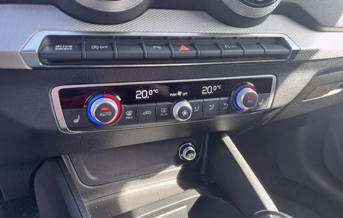 AUDI Q2 35 TFSI 150 S tronic 7 Design photo 14 2128086