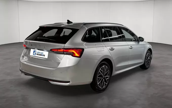 SKODA OCTAVIA Combi 2.0 TDI 150 ch SCR DSG7 Selection extérieur trois quart arrière droit 2133168