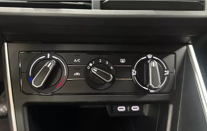 VOLKSWAGEN TAIGO 1.0 TSI 116 BVM6 Life Plus photo 17 2126881