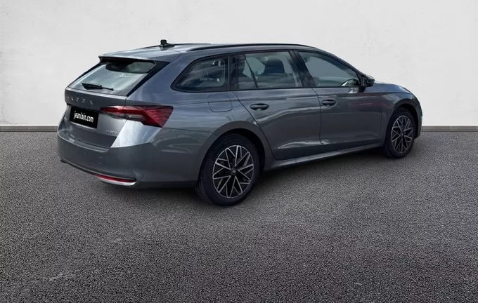SKODA OCTAVIA Combi 1.5 TSI Hybrid 150 ch ACT DSG7 Clever extérieur trois quart arrière droit 3362
