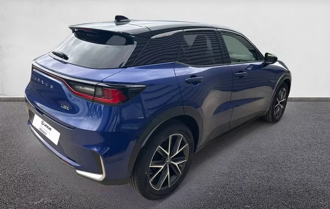 LEXUS LBX 2WD Emotion extérieur trois quart arrière droit 1103457