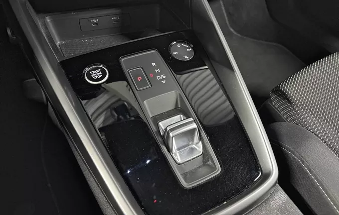 AUDI A3 Sportback 35 TDI 150 S tronic 7 S Line photo 13 2130519