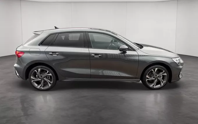 AUDI A3 Sportback e-hybrid 204 ch S line extérieur côté droit 0161