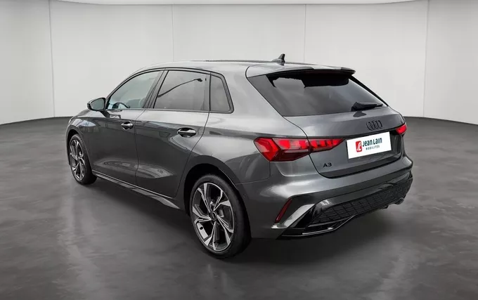 AUDI A3 Sportback e-hybrid 204 ch S line extérieur trois quart arrière gauche 0161