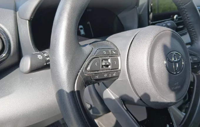 TOYOTA YARIS Hybride 130h Premiere photo 12 1103554