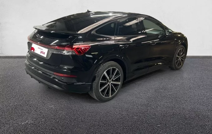 AUDI Q4 E-TRON Sportback 45 285 ch 82 kWh extérieur trois quart arrière droit 5068