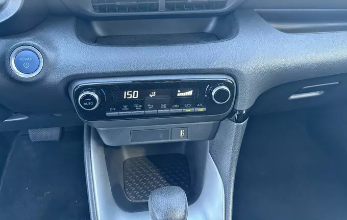 TOYOTA YARIS Hybride 116h Dynamic photo 14 1103821