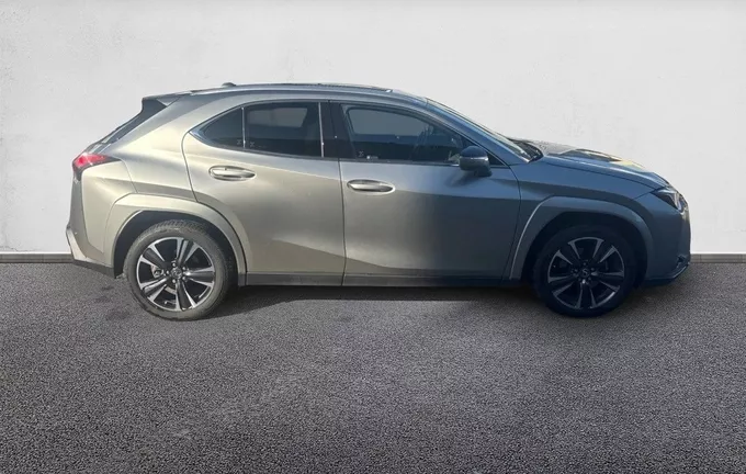 LEXUS UX 250h 4WD Executive extérieur côté droit 1103902