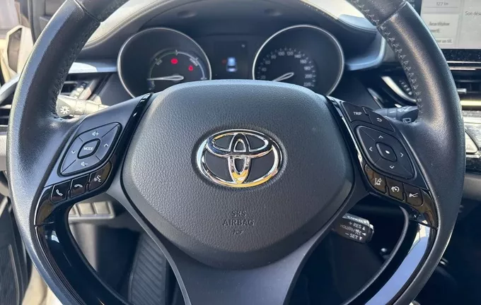 TOYOTA C-HR Hybride 2.0L Edition photo 12 1103645