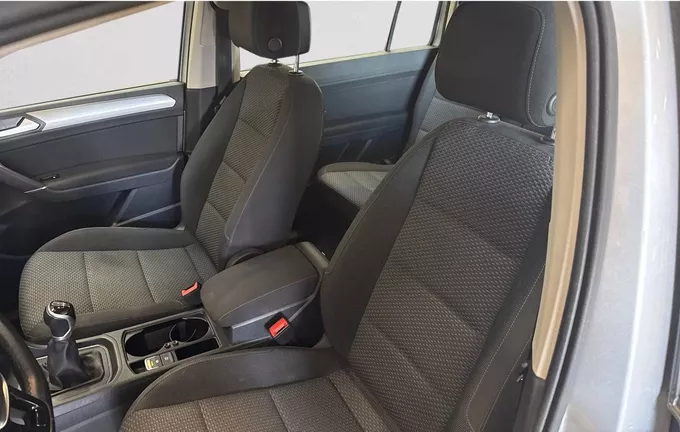 VOLKSWAGEN TOURAN 1.5 TSI EVO 150 7pl extérieur trois quart arrière droit 213370