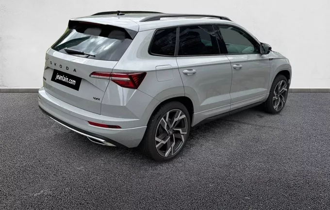 SKODA KAROQ 2.0 TDI 150 ch SCR DSG7 4x4 Sportline extérieur trois quart arrière droit 4648