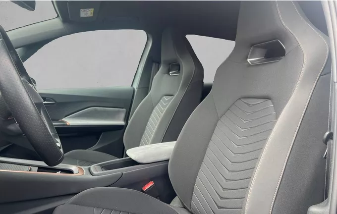 CUPRA BORN 230 ch - Batterie L VZ extérieur trois quart arrière droit 2131212