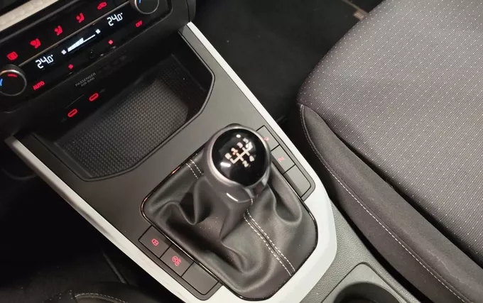 SEAT ARONA 1.0 TSI 95 ch Start/Stop BVM5 Copa photo 13 2132233