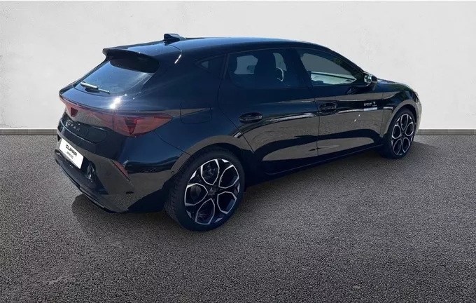 CUPRA LEON 1.5 eTSI Hybrid 150 ch DSG7 V extérieur avant 0681