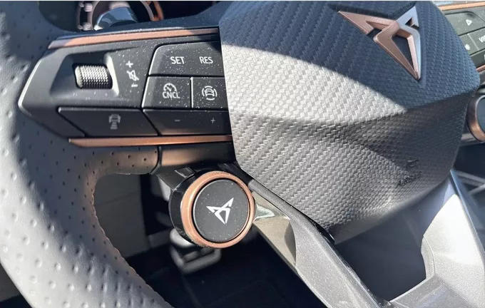 CUPRA LEON 1.5 eTSI Hybrid 150 ch DSG7 V photo 19 0681