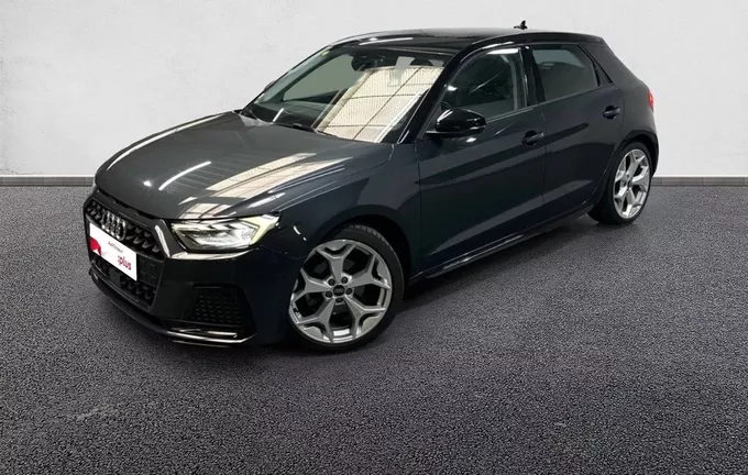 AUDI A1 Sportback 35 TFSI 150 ch S tronic 7 Design Luxe extérieur trois quart avant gauche 2132488