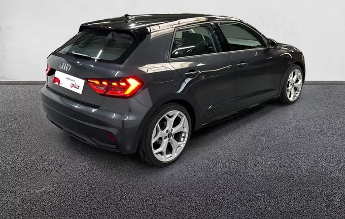 AUDI A1 Sportback 35 TFSI 150 ch S tronic 7 Design Luxe extérieur trois quart arrière droit 2132488