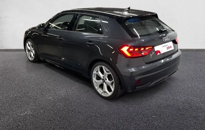 AUDI A1 Sportback 35 TFSI 150 ch S tronic 7 Design Luxe extérieur trois quart arrière gauche 2132488
