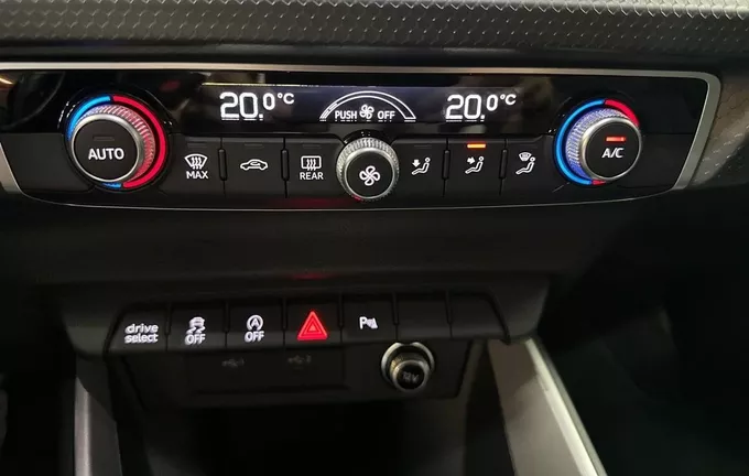 AUDI A1 Sportback 35 TFSI 150 ch S tronic 7 Design Luxe photo 14 2132488