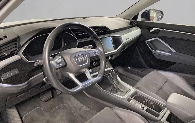 AUDI Q3 40 TDI 190 ch S tronic 7 Quattro Design Luxe photo 11 2128902