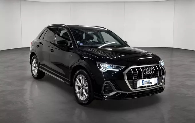 AUDI Q3 45 TFSIe 245 ch S tronic 6 S line extérieur trois quart avant droit 2132253