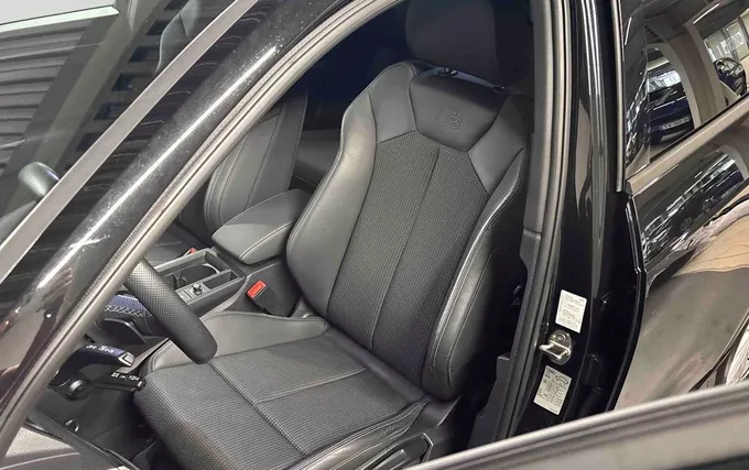 AUDI Q3 45 TFSIe 245 ch S tronic 6 S line photo 11 2132253