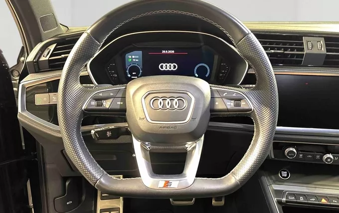 AUDI Q3 45 TFSIe 245 ch S tronic 6 S line photo 12 2132253