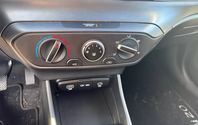 HYUNDAI I20 1.2 79 Initia photo 14 13415